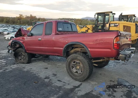 1999 Toyota Tacoma Xtracab z USA, uszkodzony, nr VIN 4TAWN72N9XZ538713